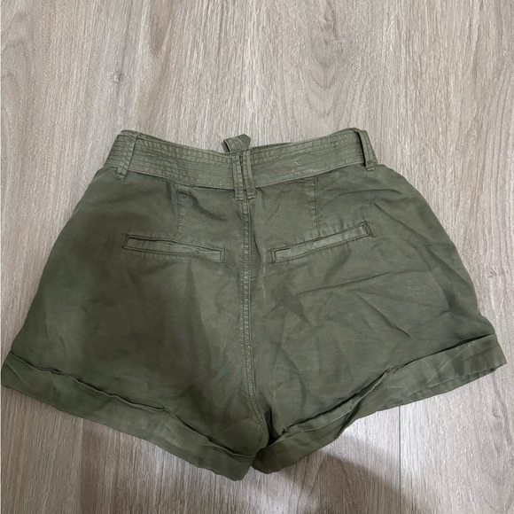 Abercrmbie belted cargo shorts - Picture 2 of 2